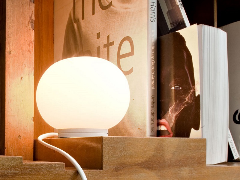 glo-ball-table-mini-morrison-flos-ambiente3